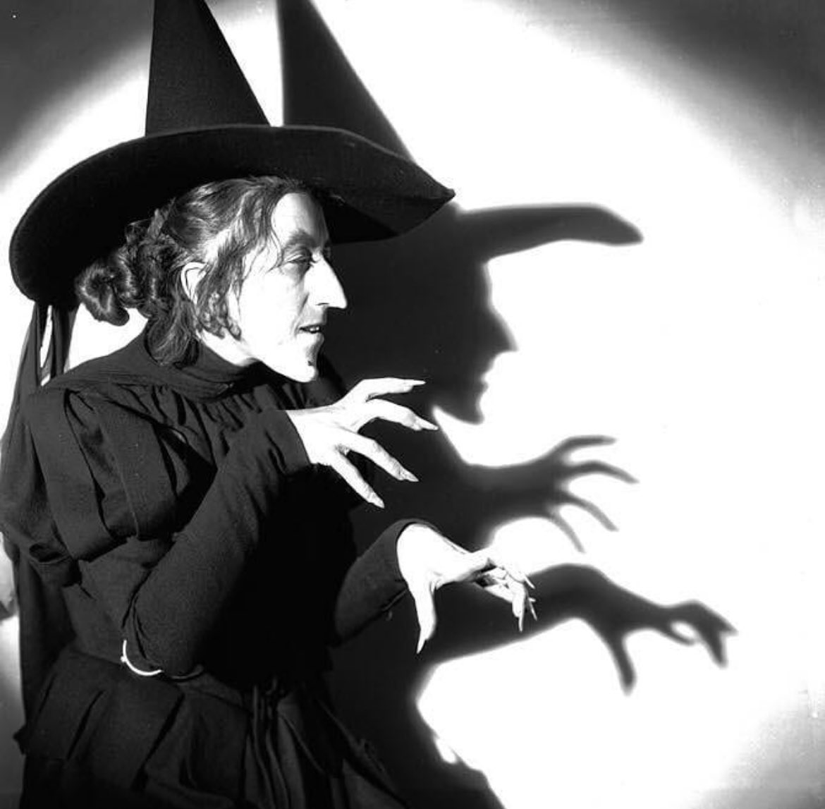 La bruja del Mago de Oz era en realidad una preocupada maestra de escuela